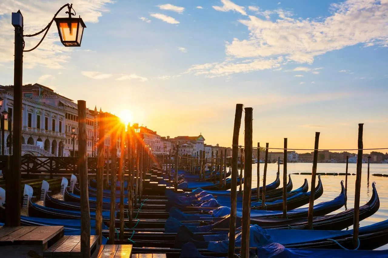 Albergo Casa Peron Venice 0*,