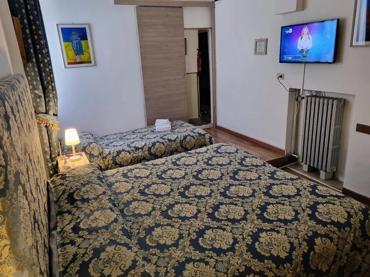 Hotel Albergo Casa Peron Venice Italy