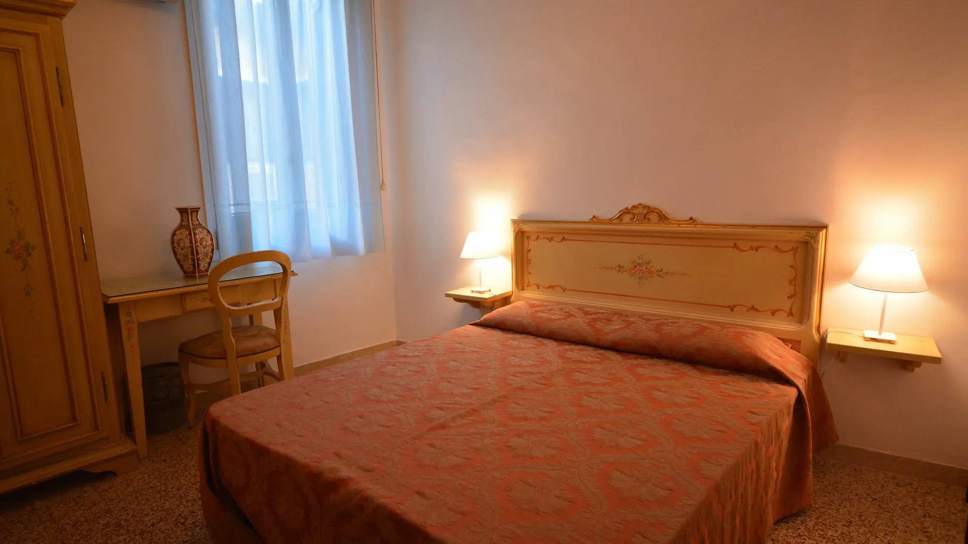 Albergo Casa Peron Venice 0*,  Italy