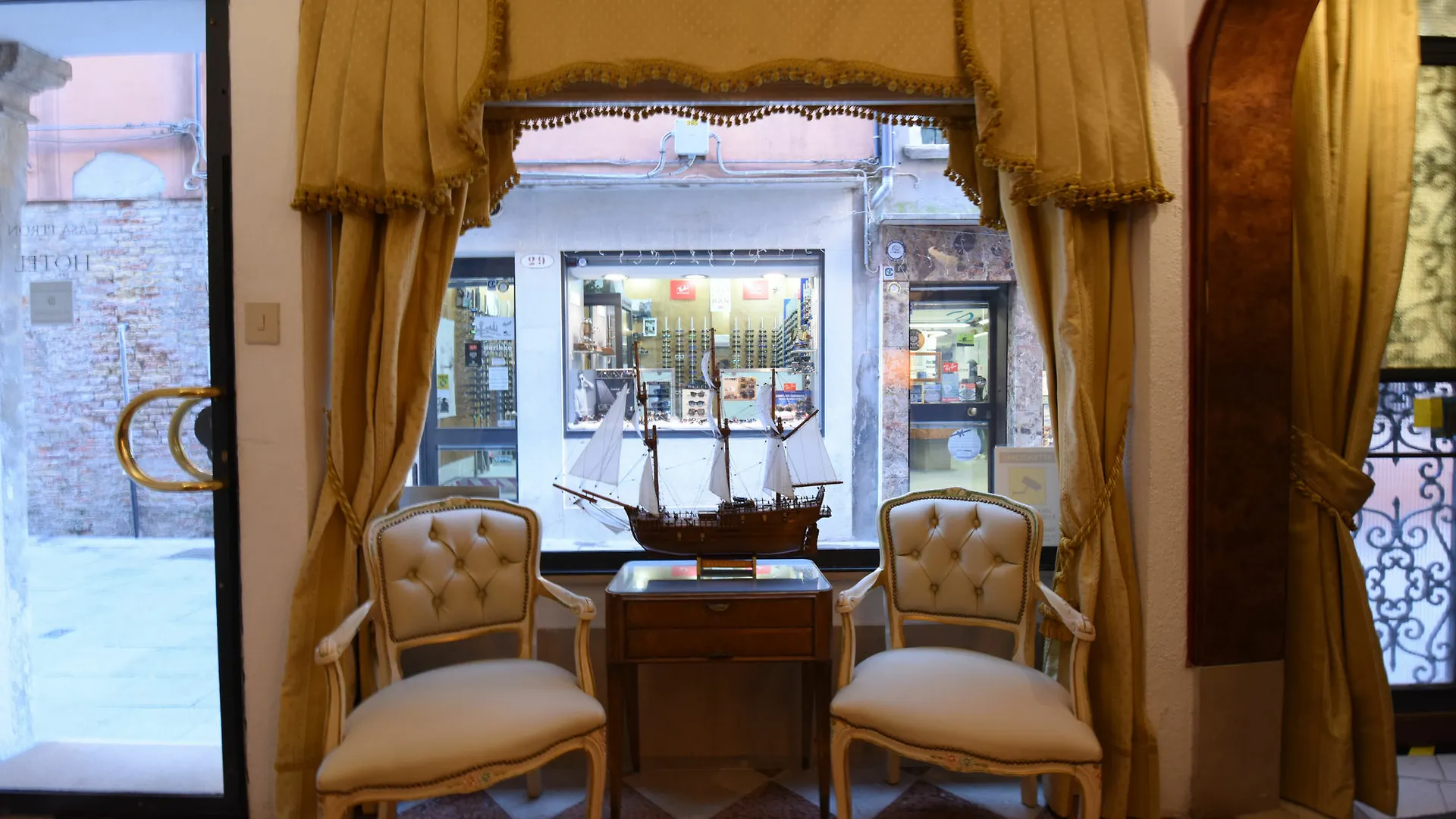 Albergo Casa Peron Venice Hotel