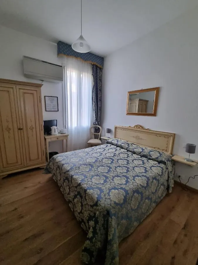 Hotel Albergo Casa Peron Venice